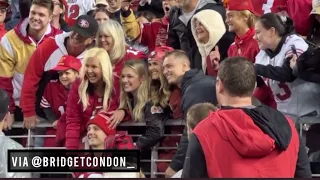 #49ers QB Brock Purdy runs into stands to embrace his family after 1st career win vs Tom Brady