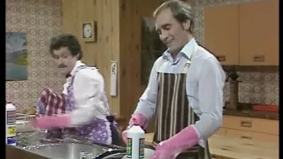 Cannon and Ball - Washing Up Sketch