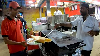 $1.50 Masala Dosa at Chowpatty Beach, Mumbai. 🇮🇳