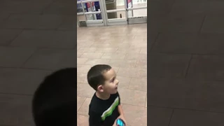 Viral video Little boy learns a HUGE lesson about stealing at Walmart. Teach them young