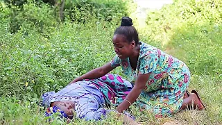 She Was Inconsolable At D Sight Of Her Dying Mother But A Total Stranger Helped Her/African Movies
