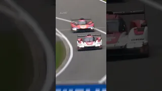 Final lap battle for P3 between Ferrari and Porsche…🔥