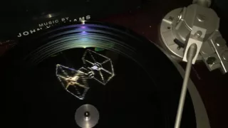 Quick look at the hologram on the Star Wars vinyl lp