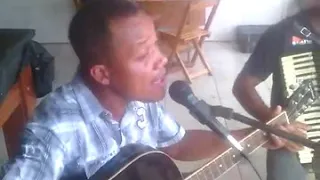 Edson Carlos Cantando Toalha Branca de Gino e Geno