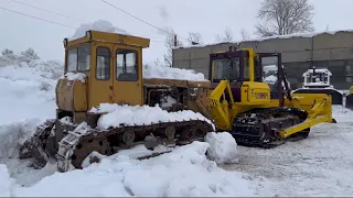 ЧЕТРА Т11 пытается выдернуть из сугроба ЧТЗ Т170 / ТехЗап