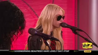 [HD] The Pretty Reckless - Make Me Wanna Die (acoustic live)