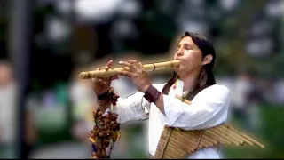 Слушаешь такое, эмоции до слёз, это не музыка, это волшебство! Сolors of rainbow ~ Ecuador Spirit