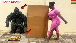 🥶🍅😂She Didn't Expect This! Giant Gorilla Prank - Ultimate Best.