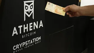 ¿Cómo comprar y vender Bitcoin con billetes en la Argentina? Así funcionan los cajeros cripto