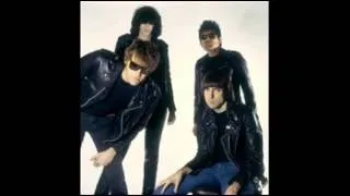 Ramones - Howling at the moon