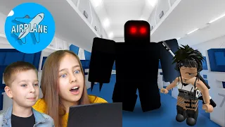 Монстр в самолёте! 😨 Играем в Roblox Airplane с Alisa Che!