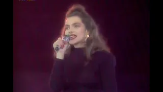 Srebrna krila (vocal: Vlatka Pokos) -   Mangup (ESC 1988, YUGOSLAVIA) live in Cibona ZG, X-mas 1989