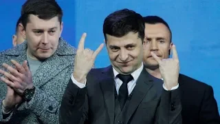 Ukraine election: Voters to choose between comic and tycoon