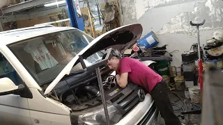 VW T5 installing gearbox dsg after repair. Time lapse.