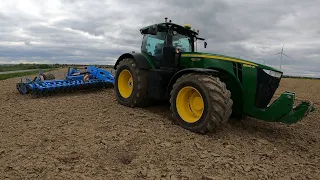 Jeżdze John Deere'm 8320r * wstępna uprawka pod kukurydze