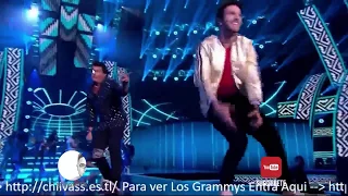 Sebastian Yatra, Carlos Vives    Robarte un beso   Premios Latin Grammy 2017 HD