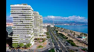 Luxury beachfront apartments with 3 or 4 bedrooms in Malaga