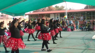 Mamás bailando día del niño kinder Rivera Anaya 28/04/2017