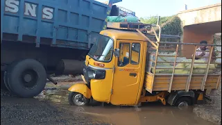 Piaggio Ape Auto Rickshaw Stuck in Fully Floods Rescue - Auto Videos - Auto rickshaw Rescue