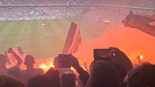 Gladbach's Auswärtssupport in Bremen💪🤍🖤💚"Es ist Samstag und unsre Fahnen wehn"