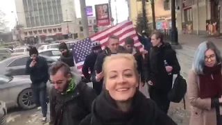 Проект 60sec №662. Активисты с флагом США сопровождали Навального в Екатеринбурге