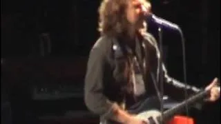 Eddie Vedder- Throw Your Arms Around Me (Pistoia '06)