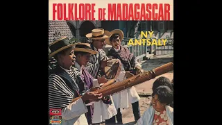 Ny Antsaly – Folklore De Madagascar