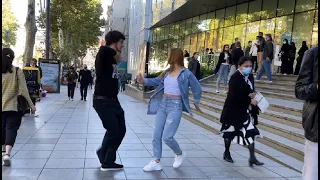 Девушки Танцуют Бомба На Улице Гогия Тбилиси Лезгинка 2023 Lezginka ALISHKA Chechen Dance Gogia