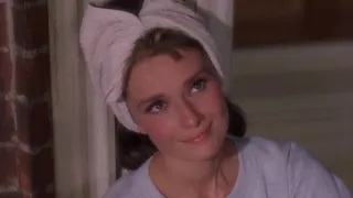 Moon River - Audrey Hepburn :  Breakfast at Tiffany's (1961) (Lyrics)