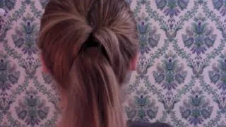 Quick hairstyles - the flipped ponytail - HairAndNailsInspiration