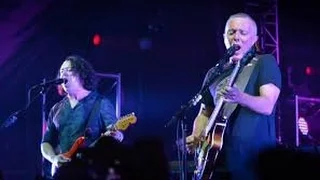 TEARS FOR FEARS on tour (2016); perform amazing rendition of "CREEP".