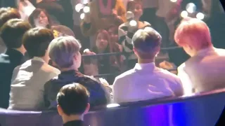 181212 BTS REACTS to MAMAMOO Winning 'Best Vocal Artist' @2018 MAMA in JAPAN