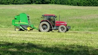 CaseIH 5240 and John Deere 582 Silage Special with Maxicut