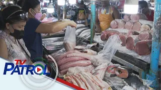 Ban sa salmon, pampano sa mga palengke, supermarket, di muna itutuloy | TV Patrol