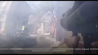 Мариуполь, боец полка Азов уничтожает БТР-82А армии россии из немецкого гранатомета “MATADOR” RGW-90