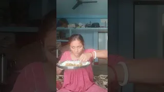 Ajeeb Janwar Hai Kitna bhi khaye bhukha hi rahata hai #short# video#😄😄😄😄