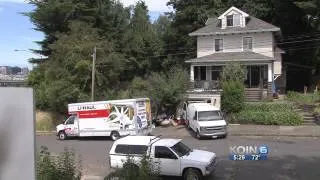 Squatters obey eviction, leave SE Portland house