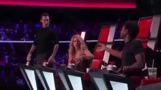 Adam Levine Imitates Shakira - My Hips Don't Lie