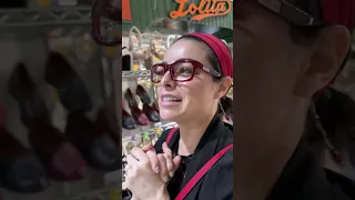 Fui al mercado de granaditas a comprar todos mis tacones para el show y ayude a limpiar el local