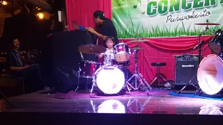 Valent Maximillian, 5yo - World of Our Own - (drum cover)