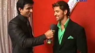 Hrithik's interview at red carpet of star screen with sonu sood