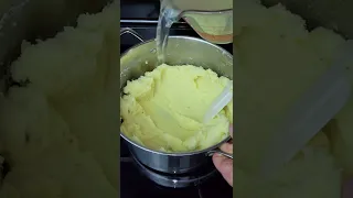 Perfect mashed potatoes use this (No butter, no milk)