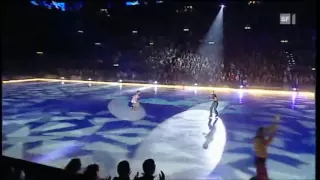 Anastacia - Left Outside Alone (Live in Art on Ice 2010)