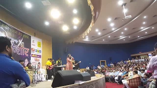 Neele Neele Ambar Par - Sadhana Sargam Live Performance In "Saaz-E-Kishore"