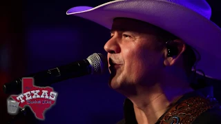 The Texas Bucket List - Roger Creager performs "Having Fun All Wrong"