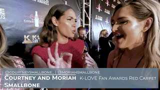Courtney Smallbone and Mōriah Smallbone on the 2023 K-LOVE Awards Red Carpet