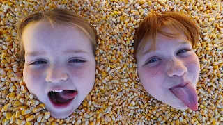 Spooky 1 HOUR special CORN KiDS 🌽  Family Halloween Party, Crafts and Painting Pumpkins the Movie