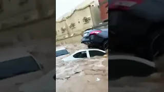🇸🇦السُّعُودِيَّة‎ 😱наводнение в Саудовской Аравии Flooding in saudi arabia