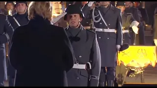 Прошла церемония официального воинского прощания с канцлером Меркель