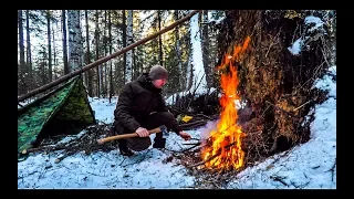 SOLO BUSHCRAFT OVERNIGHT - Camp in the woods, Easy shelter, Bushcraft cooking, Axe, etc.